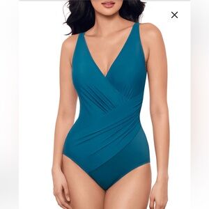 Miraclesuit Oceanus One-Piece Swimsuit Teal color beach resort slimming size 10